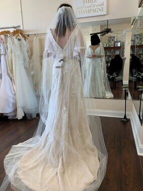 Brand New Wedding Dress – Never Worn